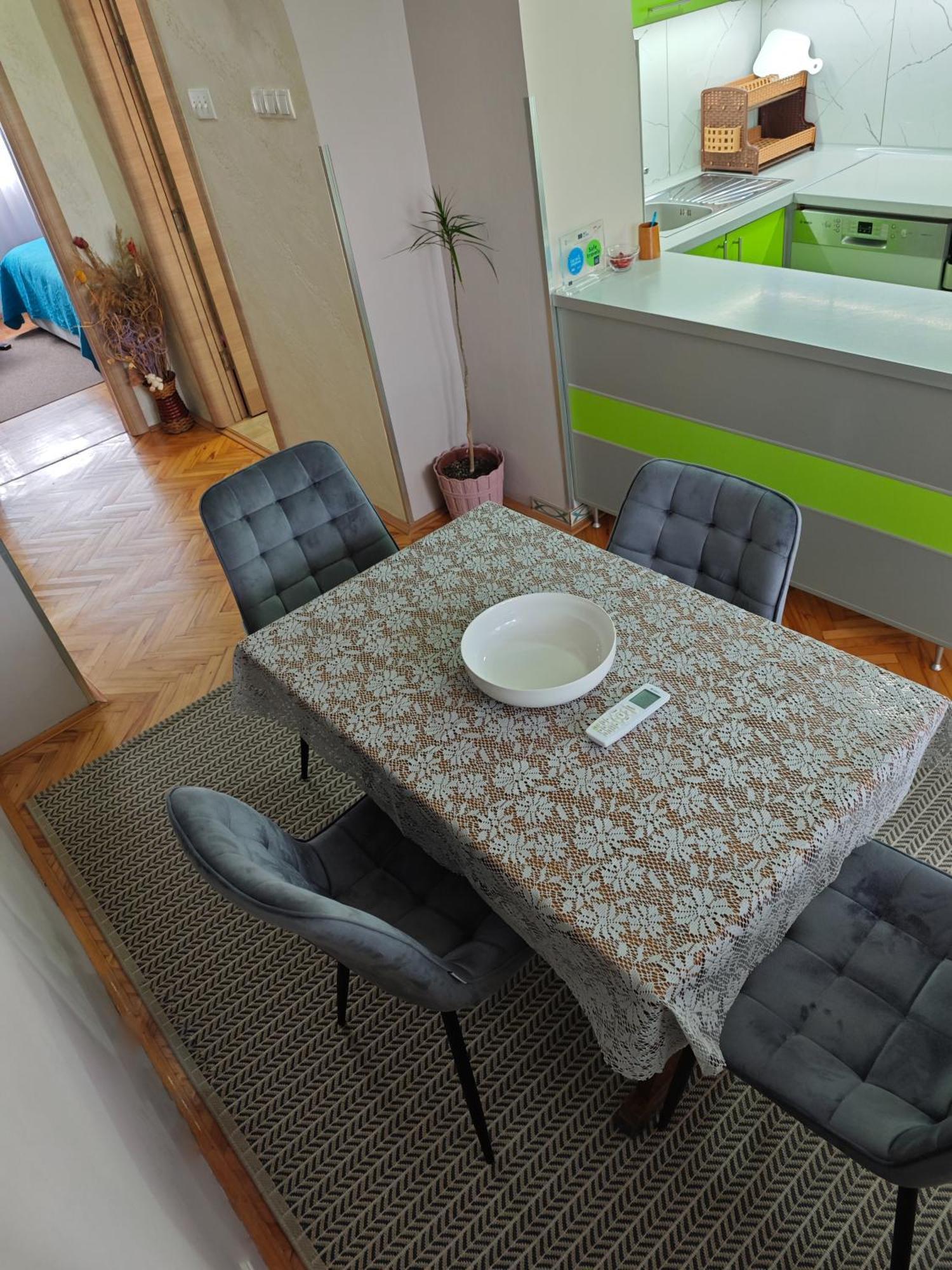Apartman Julija Donji Milanovac Extérieur photo