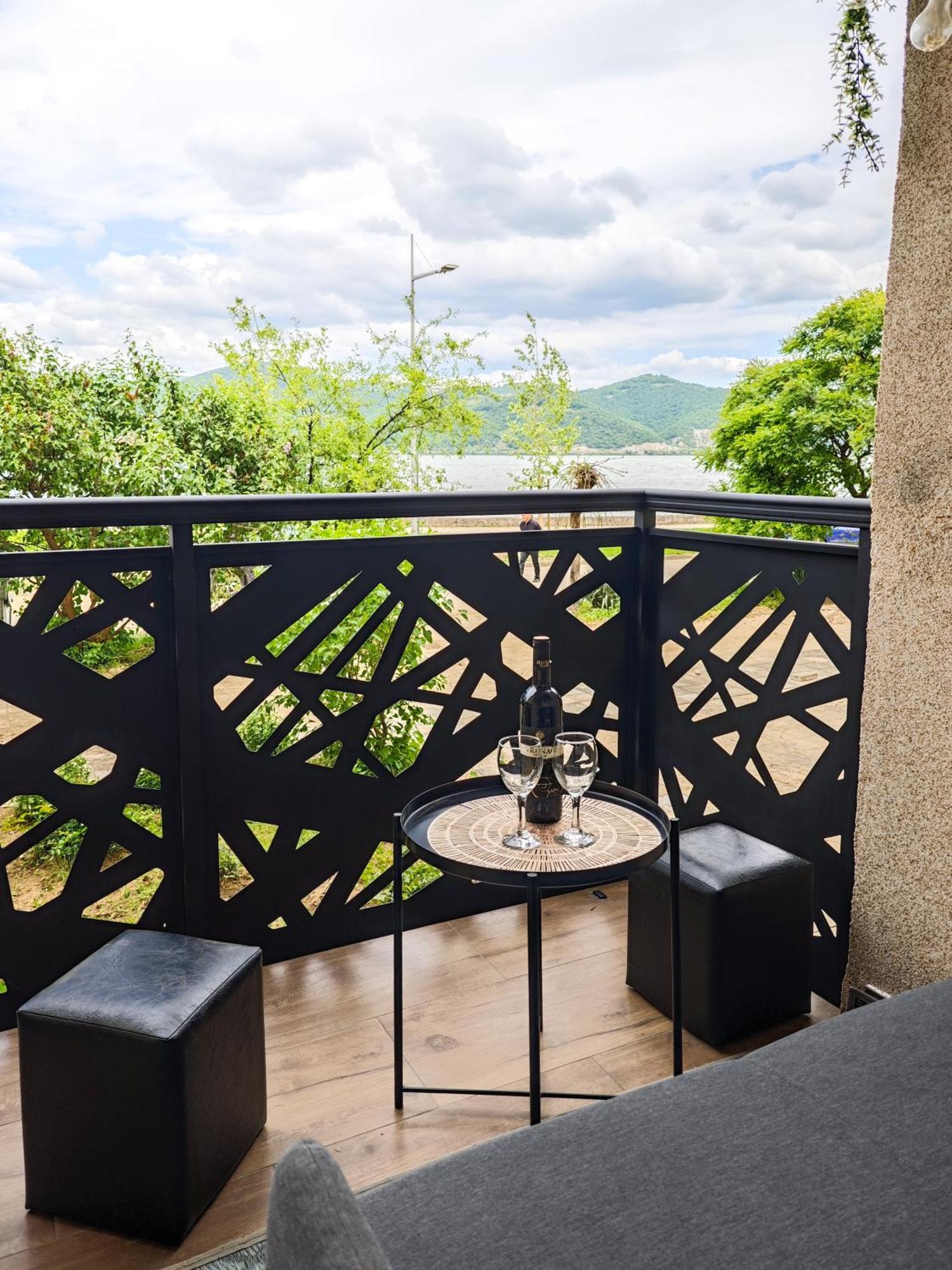 Apartman Julija Donji Milanovac Extérieur photo