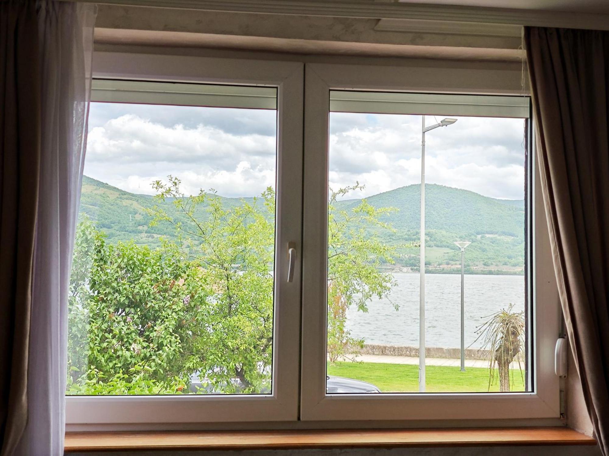 Apartman Julija Donji Milanovac Extérieur photo