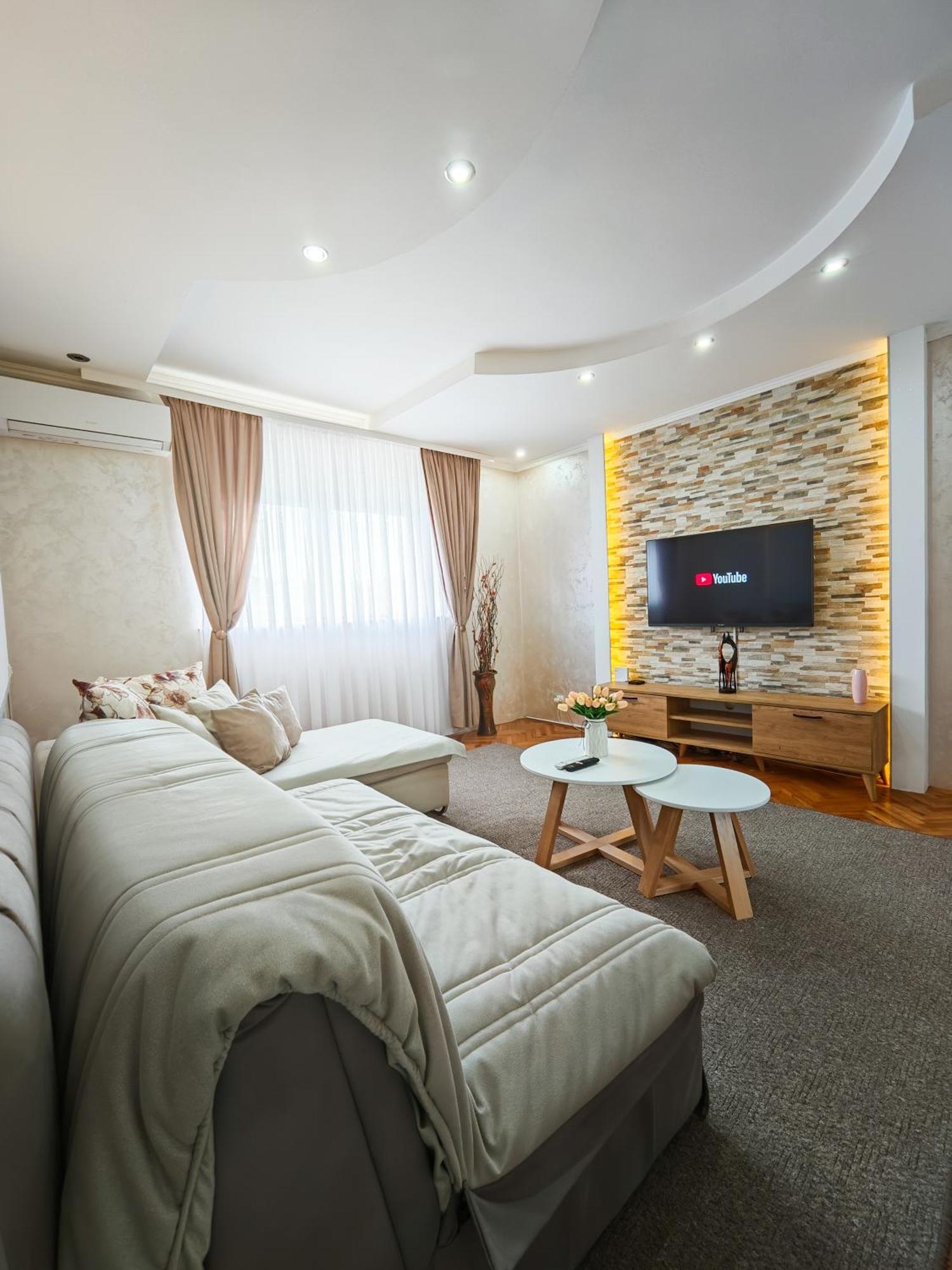 Apartman Julija Donji Milanovac Extérieur photo