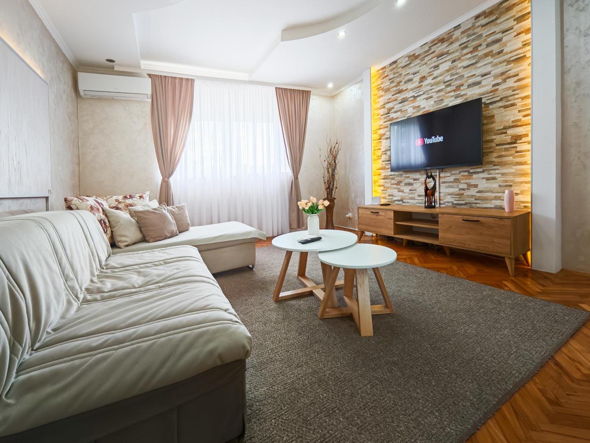 Apartman Julija Donji Milanovac Extérieur photo